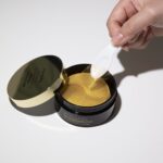 FARMSTAY 24K GOLD & PEPTIDE SOLUTION AMPOULE EYE PATCH